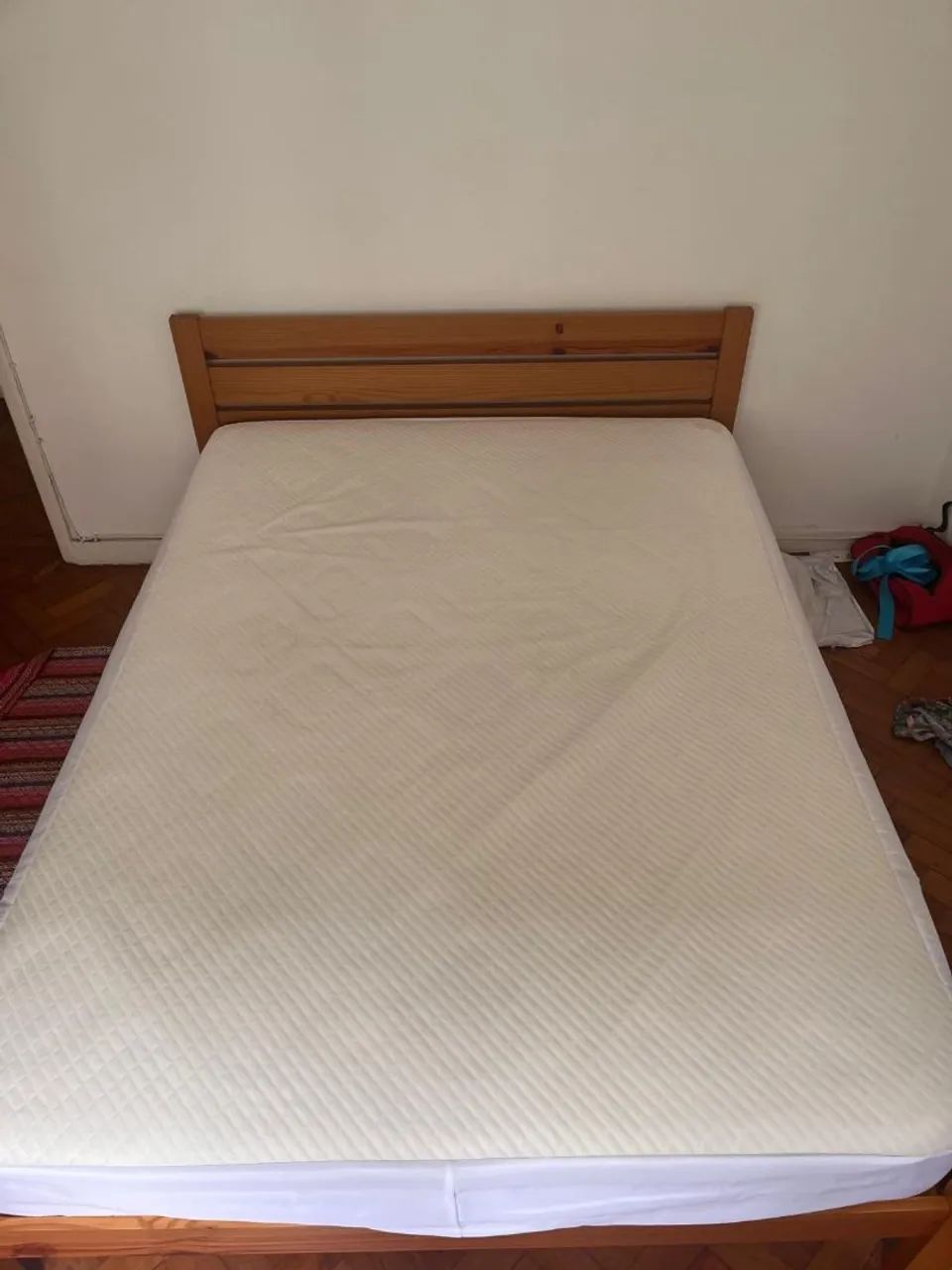 Cama com colchão 