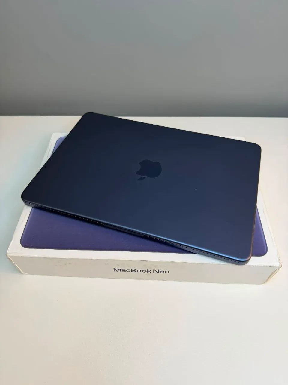 Macbook Neo 512GB Azul - COMPLETO