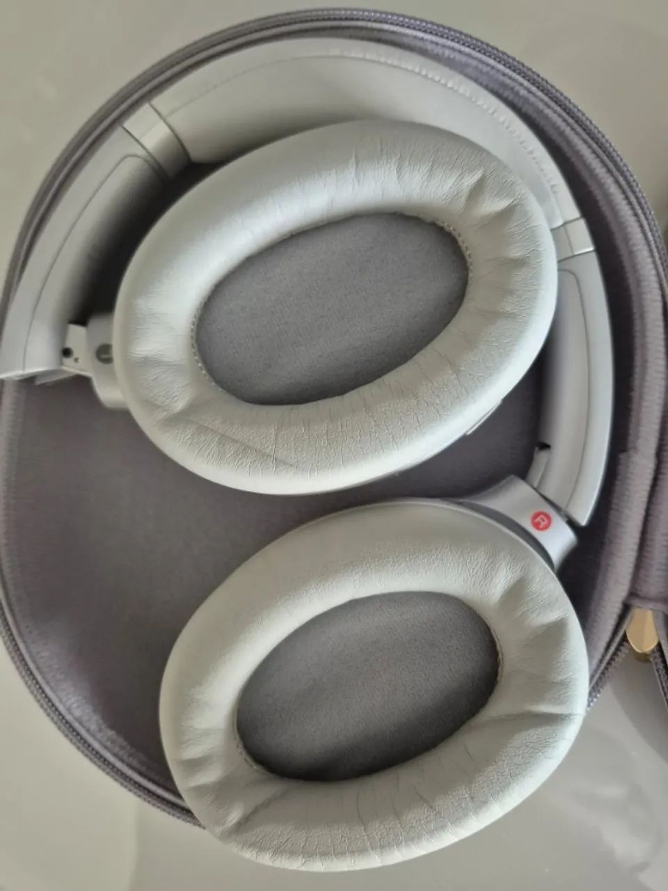 Sony WH-1000XM3 Noise Cancelling - Novo/Nunca Usado + Acessórios