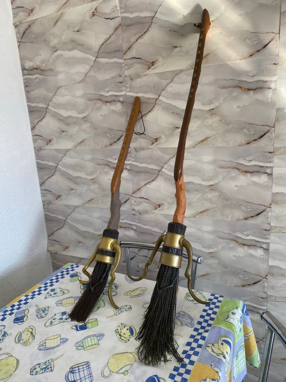 2 vassouras Harry Potter  - Foto 2