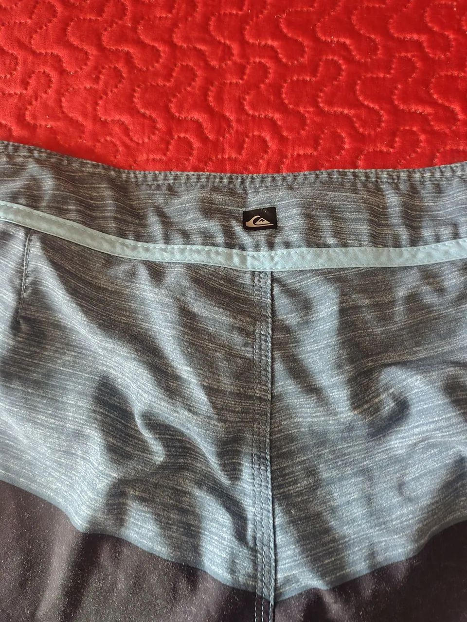 Bermuda masculina, marca QUICK SILVER, ORIGINAL NOVA, TAMANHO médio, bolso lateral. - Foto 4