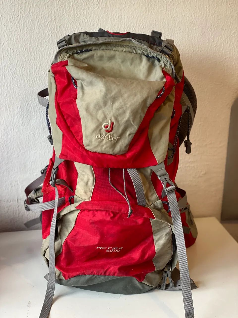 Mochila Deuter ACT Lite 50+10 Original - Excelente para trekking, camping e viagens! - Foto 2