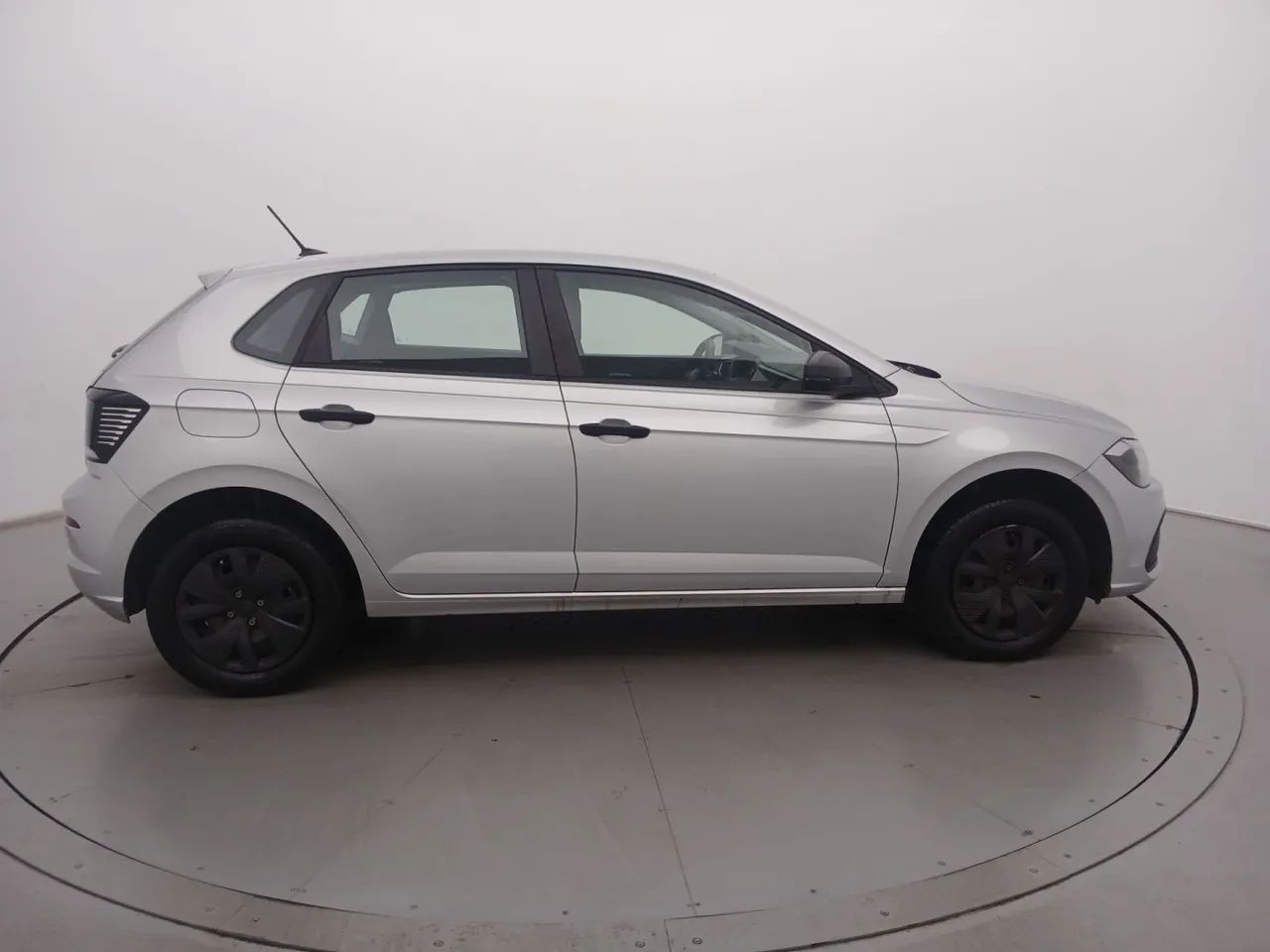 Volkswagen Polo Track 1.0 Flex 12V 5p, foto 6 de 18
