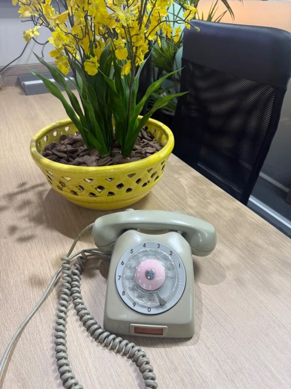 TELEFONE ANTIGO RETRÔ / VINTAGE - DECORAÇÃO - Foto 4