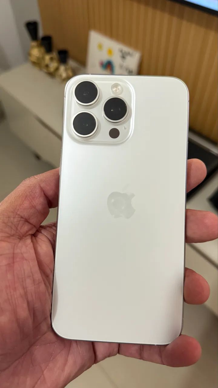 Iphone 15 Pro Max Cor Branco, 256 gigas  - Foto 2