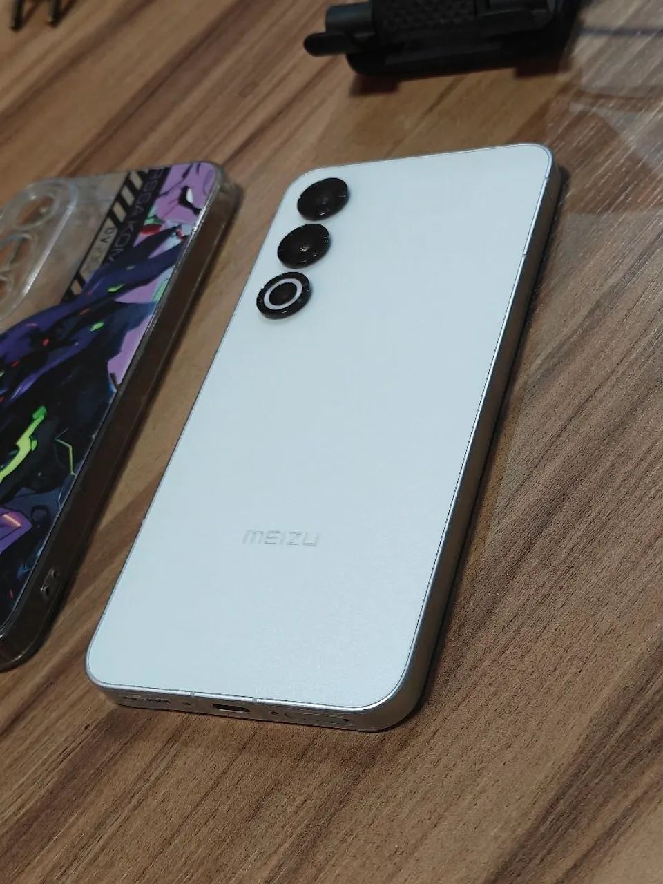 MEIZU 21 (CN) - 200 MP | Snapdragon 8 Gen 3 | 12GB RAM | 512GB
