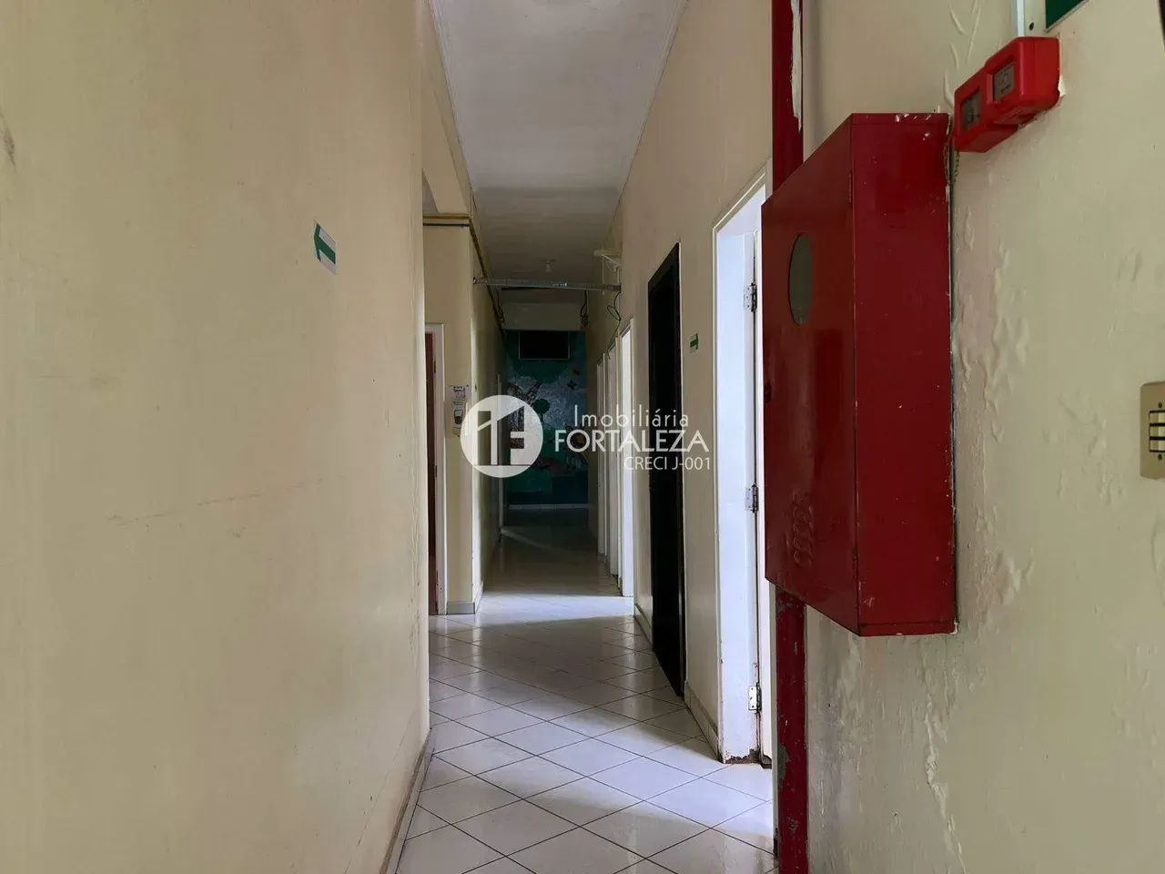 vendo prédio comercial 1650m², 35 salas, 42 banheiros em Capoeira - Rio Branco - AC - Foto 4