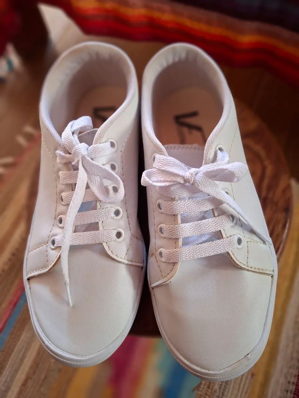 Desapego: Tenis branco casual 36