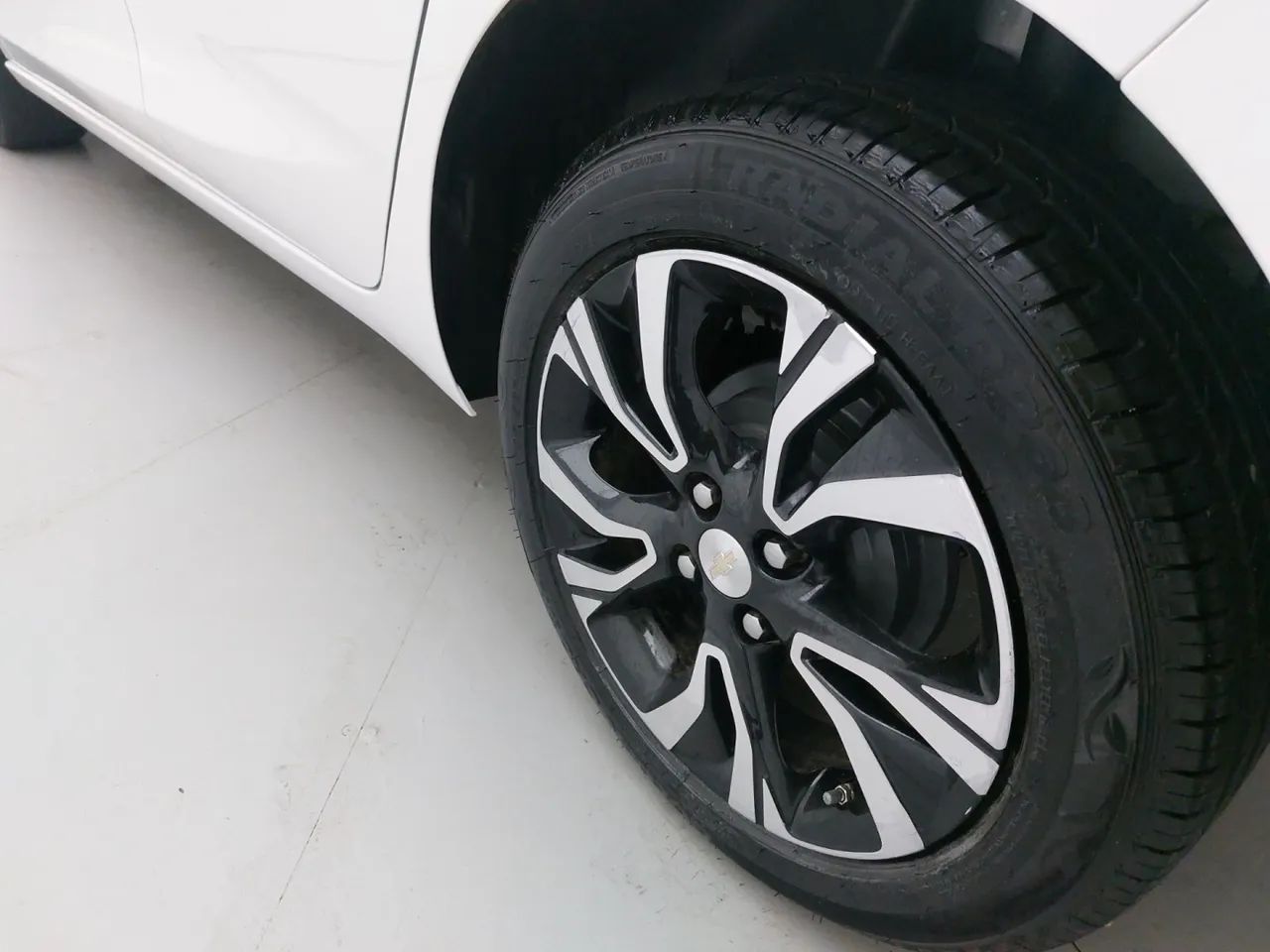 Chevrolet Onix Hatch Premier 1.0 12V TB Flex Aut. 4P, foto 12 de 18