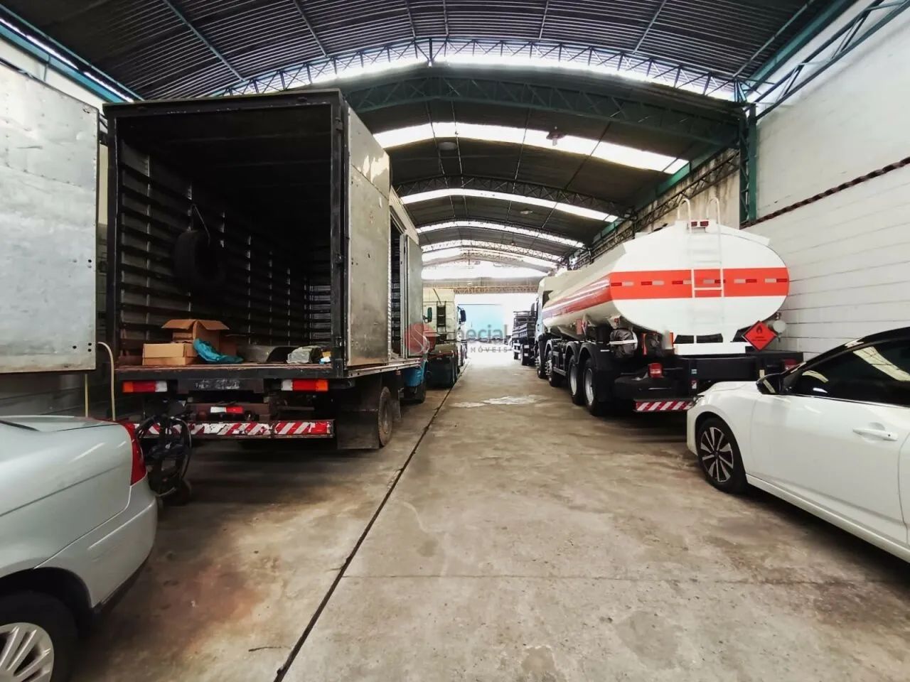 Galpão no Ipiranga multifuncional à venda com estacionamento. - Foto 3