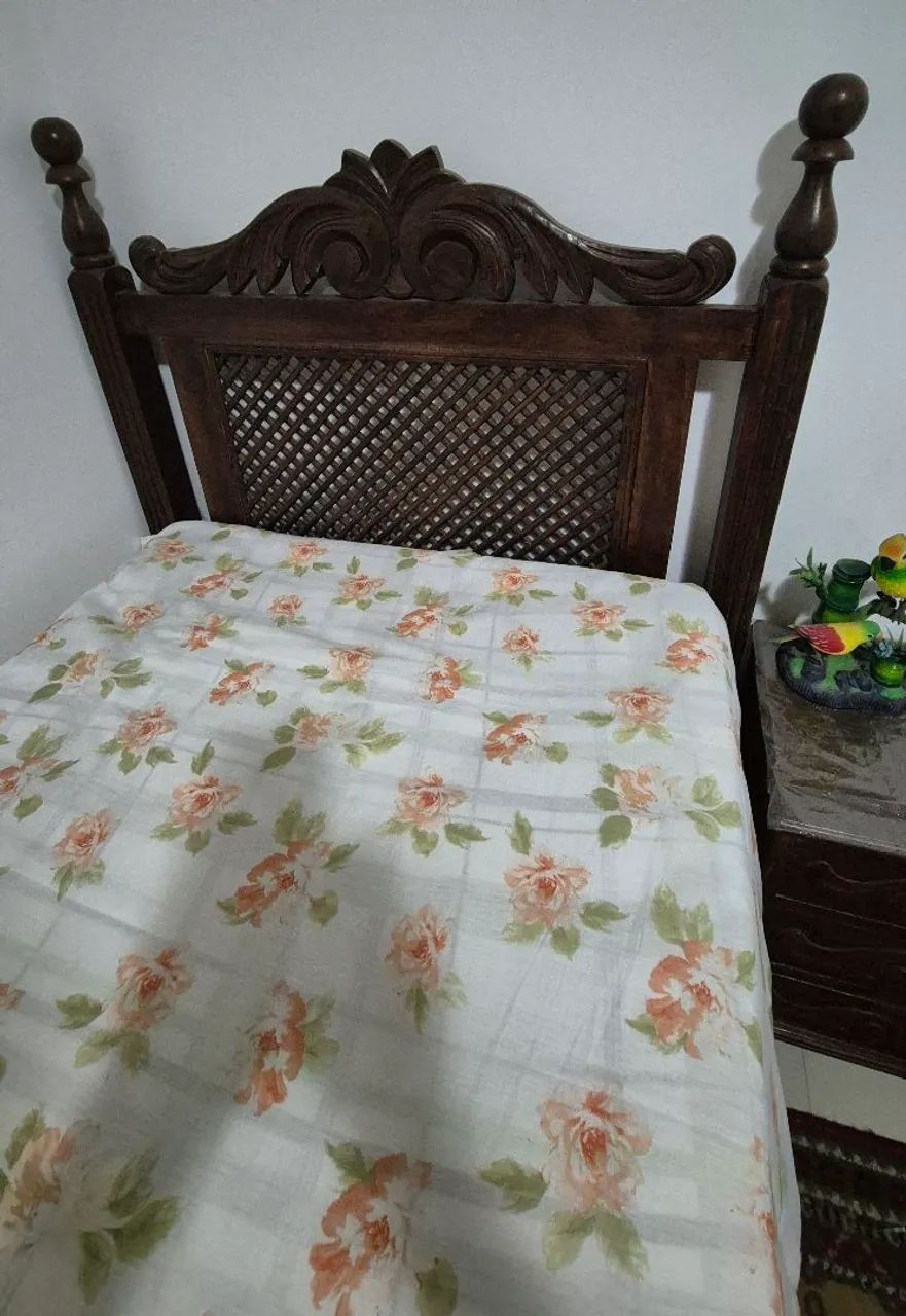 Cama Solteiro em Madeira 