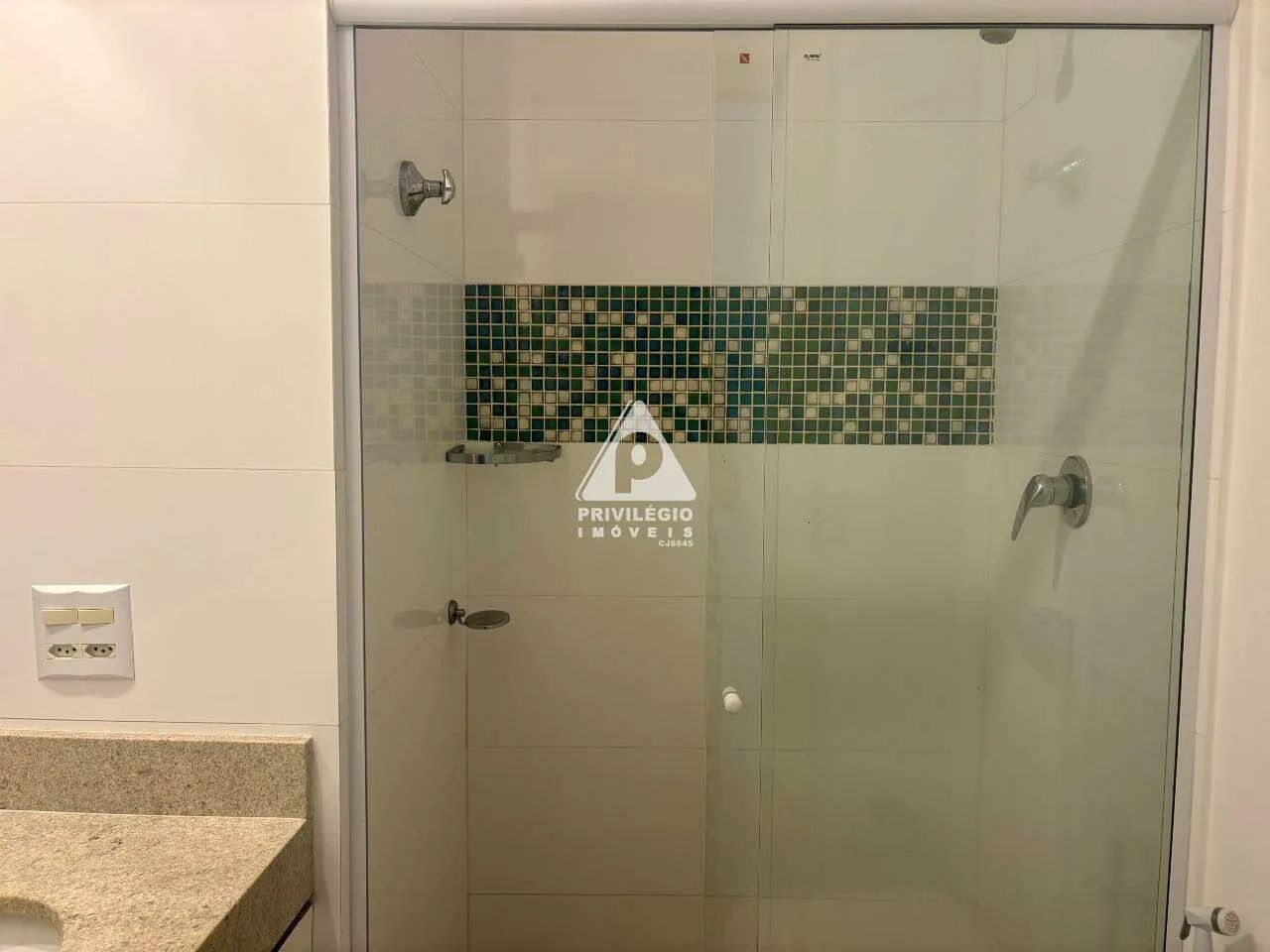 Apartamento reformado com 3 quartos, suíte com varanda e vaga em Ipanema - Foto 5