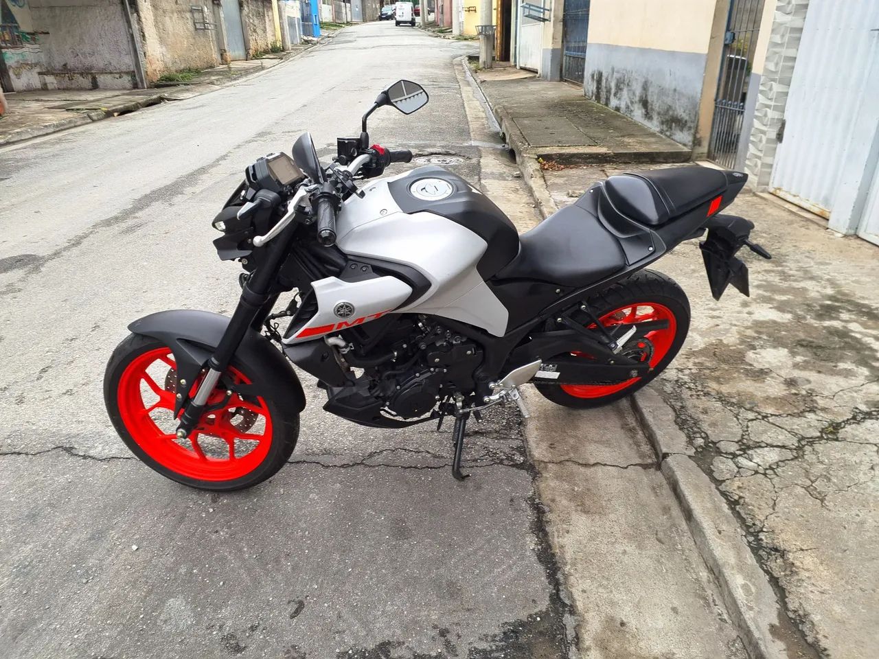 MT-03  - Foto 3