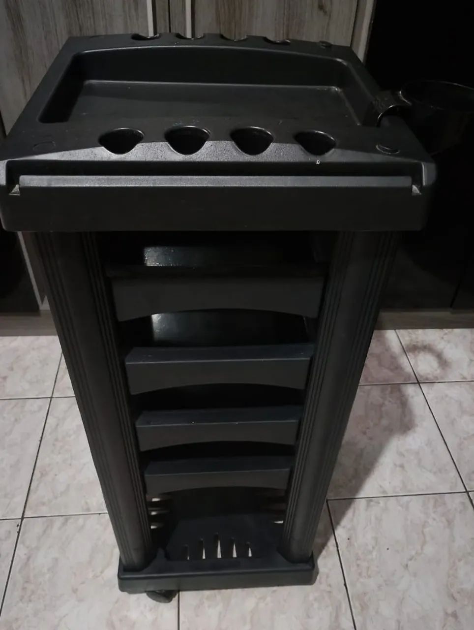 Vendo carrinho auxiliar para salão de beleza 