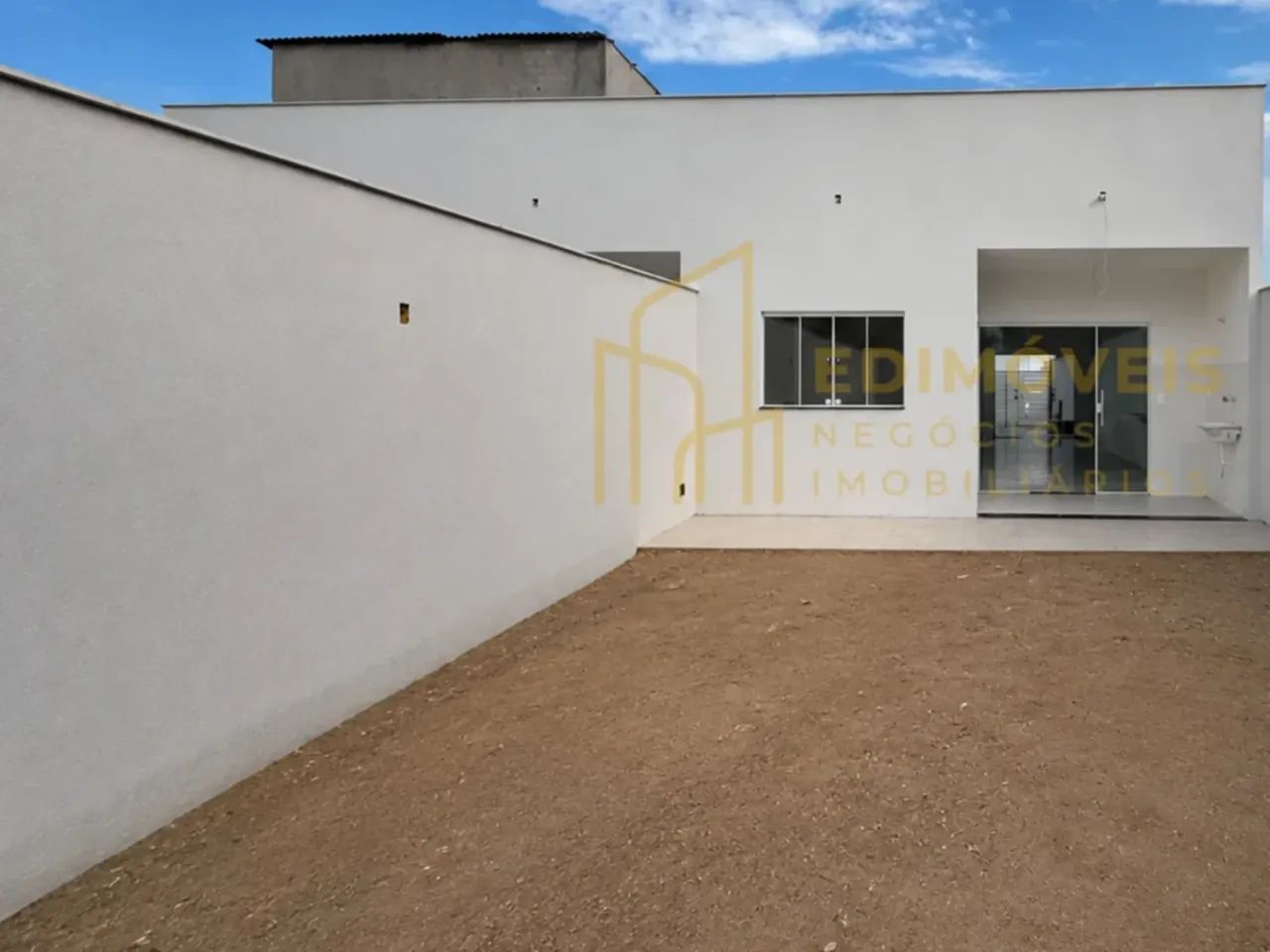 Casa com Suíte e Quintal em São Francisco, Venha Conhecer! - Foto 2