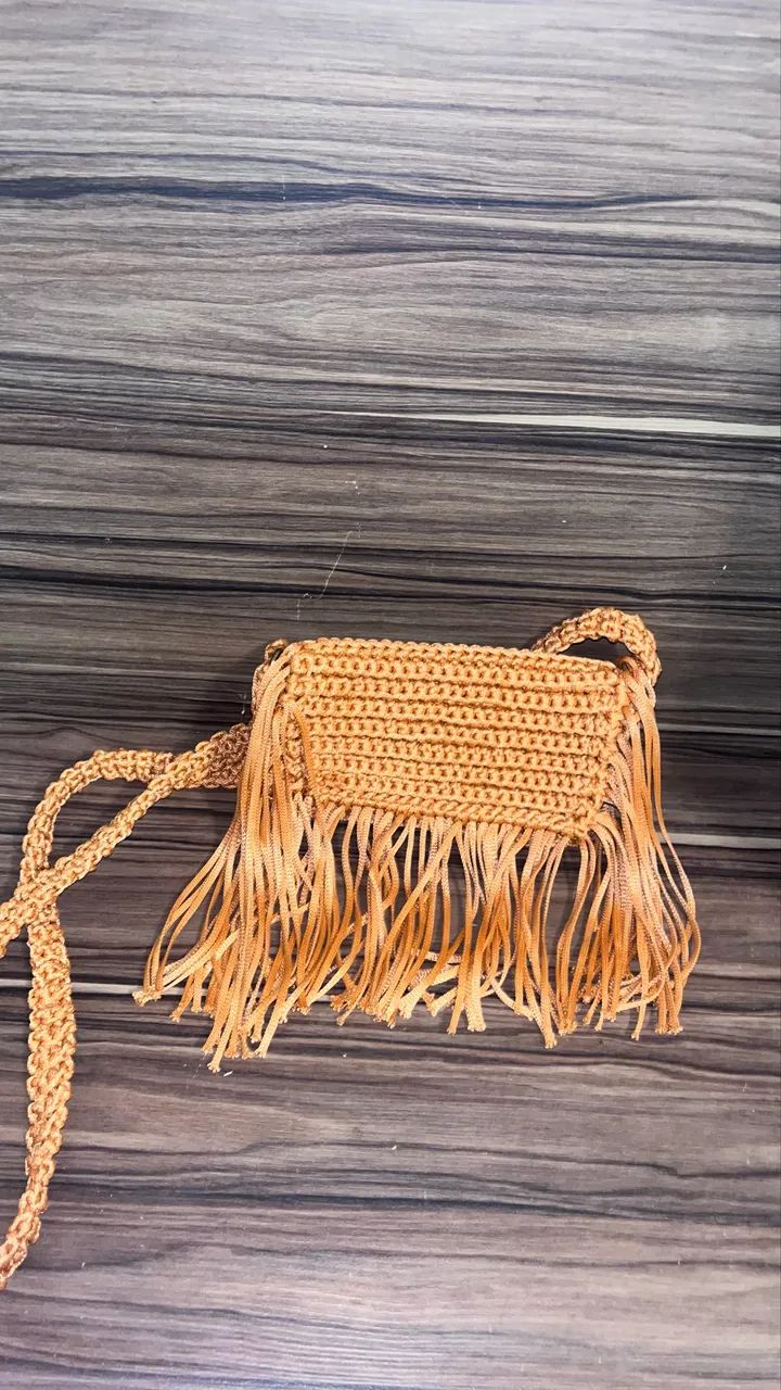 Bolsa de crochê caramelo com franjas - Foto 2