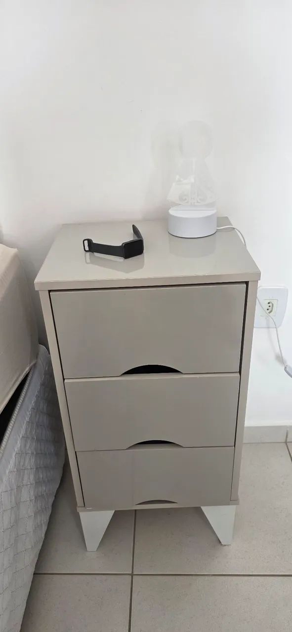 2 MESAS DE CABECEIRA