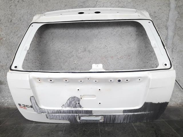 Tampa traseira da Ford Edge