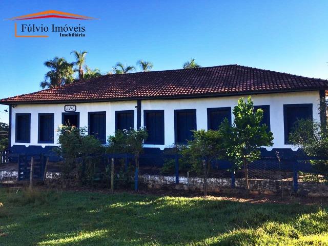 Belíssima fazenda, 110hectares, próximo de Caldas Novas, casarão rústico, rica em água