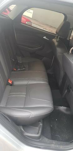 Ford New Focus 2.0 - Foto 11