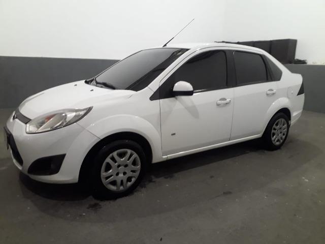 Ford Fiesta 1.6 completo com gnv
