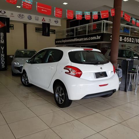 Peugeot 208 1.5 Active Pack 13/14 - Troco e Financio! - Foto 5