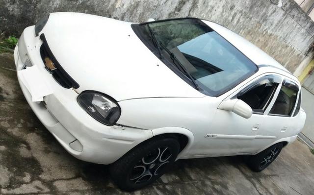 Corsa sedã 1.6 8v