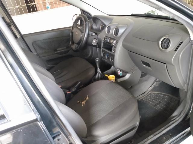 Vendo fiesta sedan - Foto 9