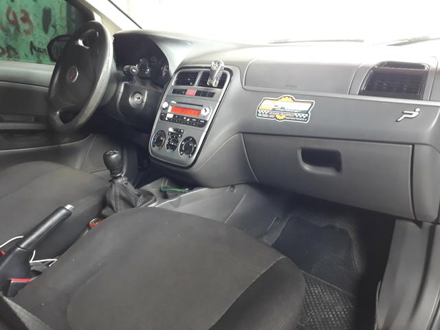 Fiat Punto 1.4 - Foto 4
