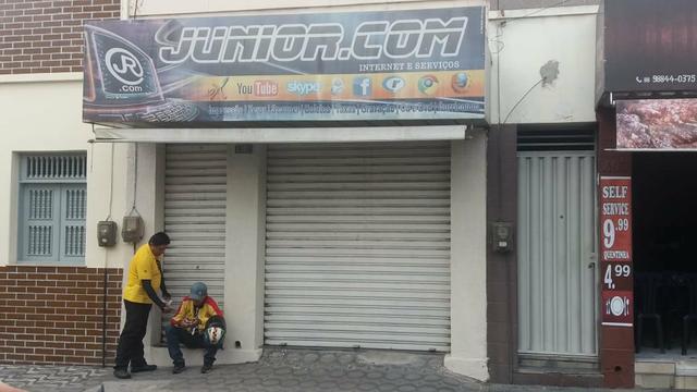Vende-se ponto comercial