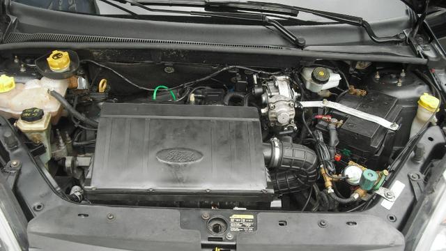 Fiesta Sedã 1.6 Flex + Gnv Muito Novo - Foto 10