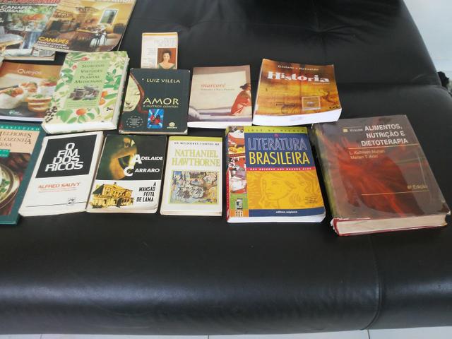 Livros usados - Foto 2