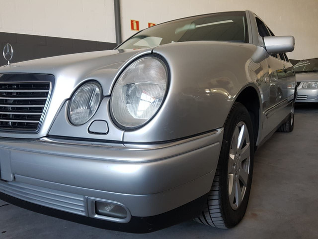 Mercedes Benz E 320