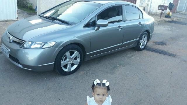 Vendo ou troco honda civic completo automático! - Foto 9