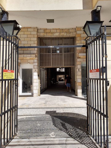 Procura-se costureira com experiência em consertos em geral - Foto 2