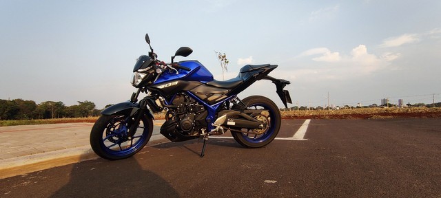YAMAHA MT03