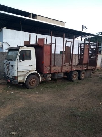 VENDE-SE SCANIA 113E
