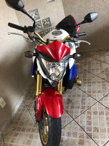 CB 1000R  CAPITAO AMÉRICA  BX KM!!!
