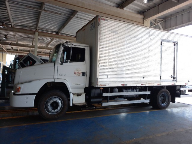 VENDO CAMINHÃO MB ATRON 1319 ANO 2013/13.