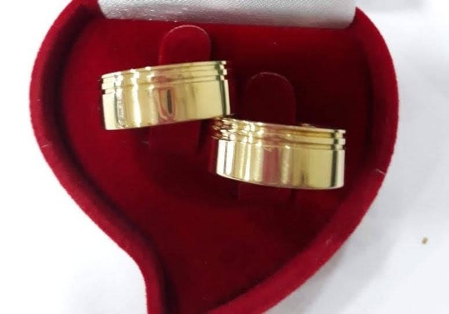 Par aliança moeda Antiga cor de Ouro com garantia  - Foto 4