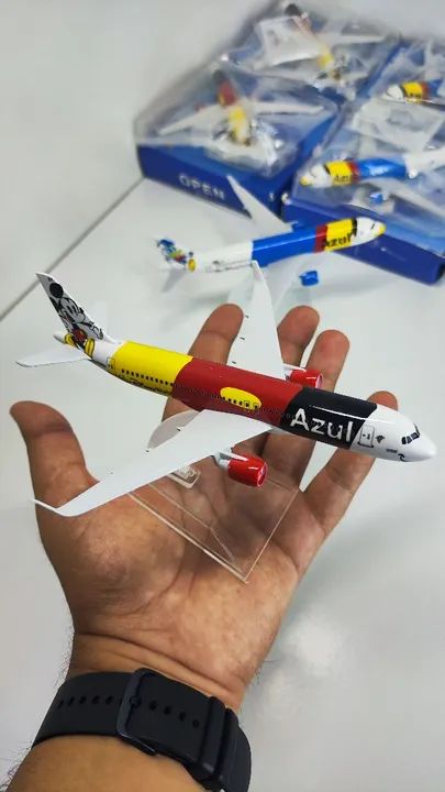Aviões em metal escala 1/400 com base de acrílico  - Foto 5
