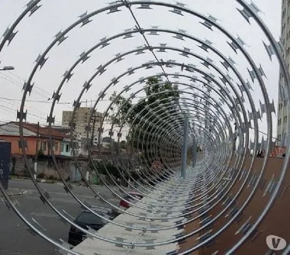Instalação de concertina proteção perimetral 