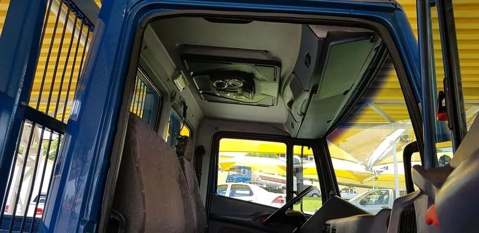 Mercedes-Benz 1318 carroceria 2010 - Foto 5