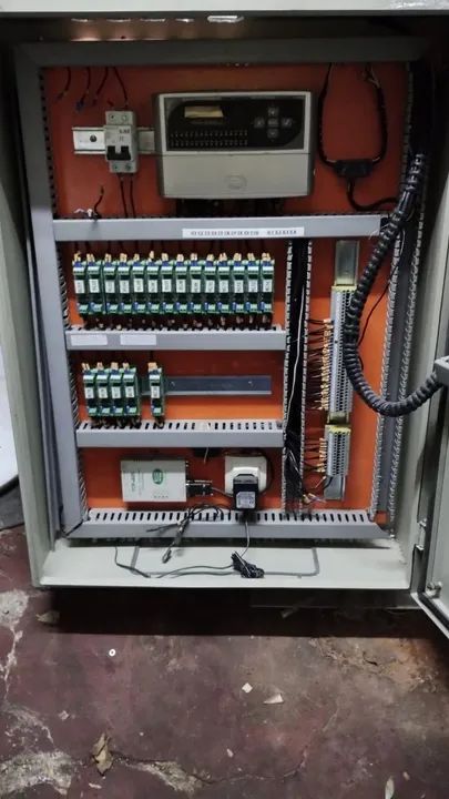 Quadro de Distribuição Elétrica Completo