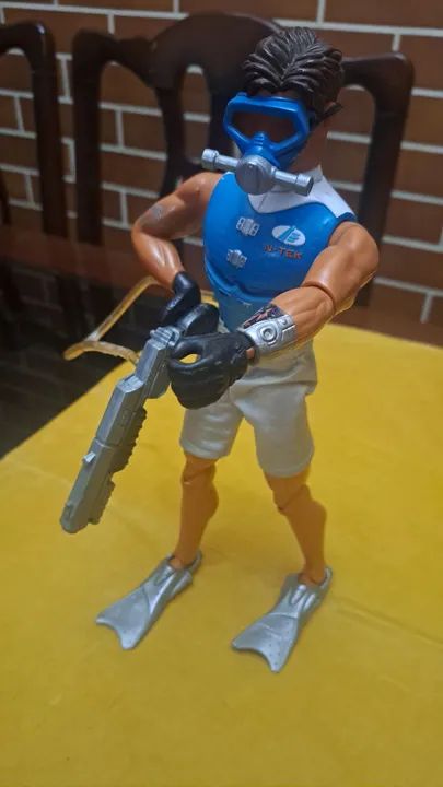 Boneco max steel arma de água  - Foto 4