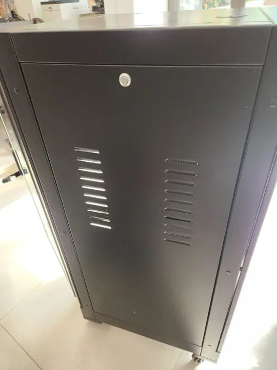 Rack para equipamentos de rede e DVR Womer com rodizio - Foto 5