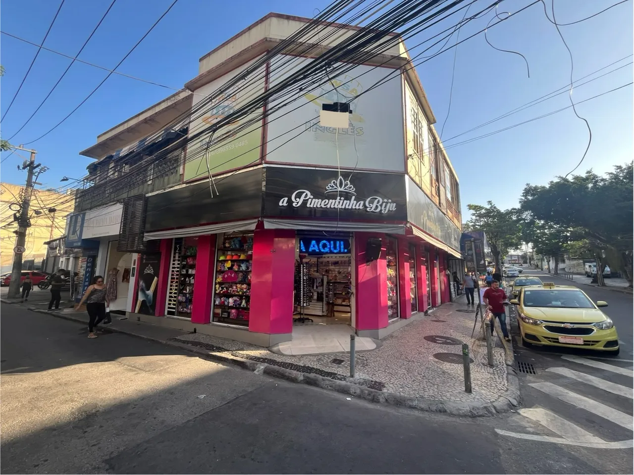 Alugo ótima sala comercial/ sobre loja - Calçadão de Campo Grande