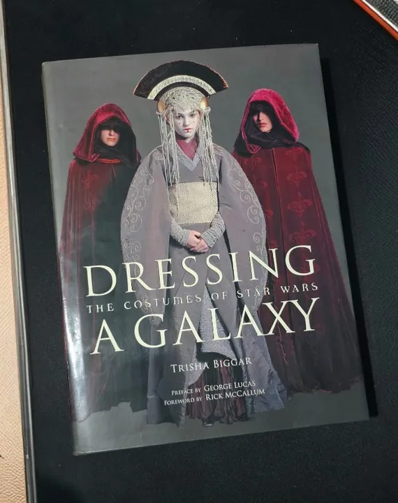 Star Wars - Dressing A Galaxy The Costumes Of Star Wars (muito Raro)