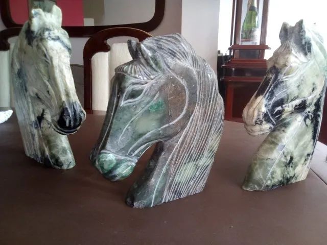 Escultura Cabeça de Cavalo em Esmeralda e xisto - Foto 6