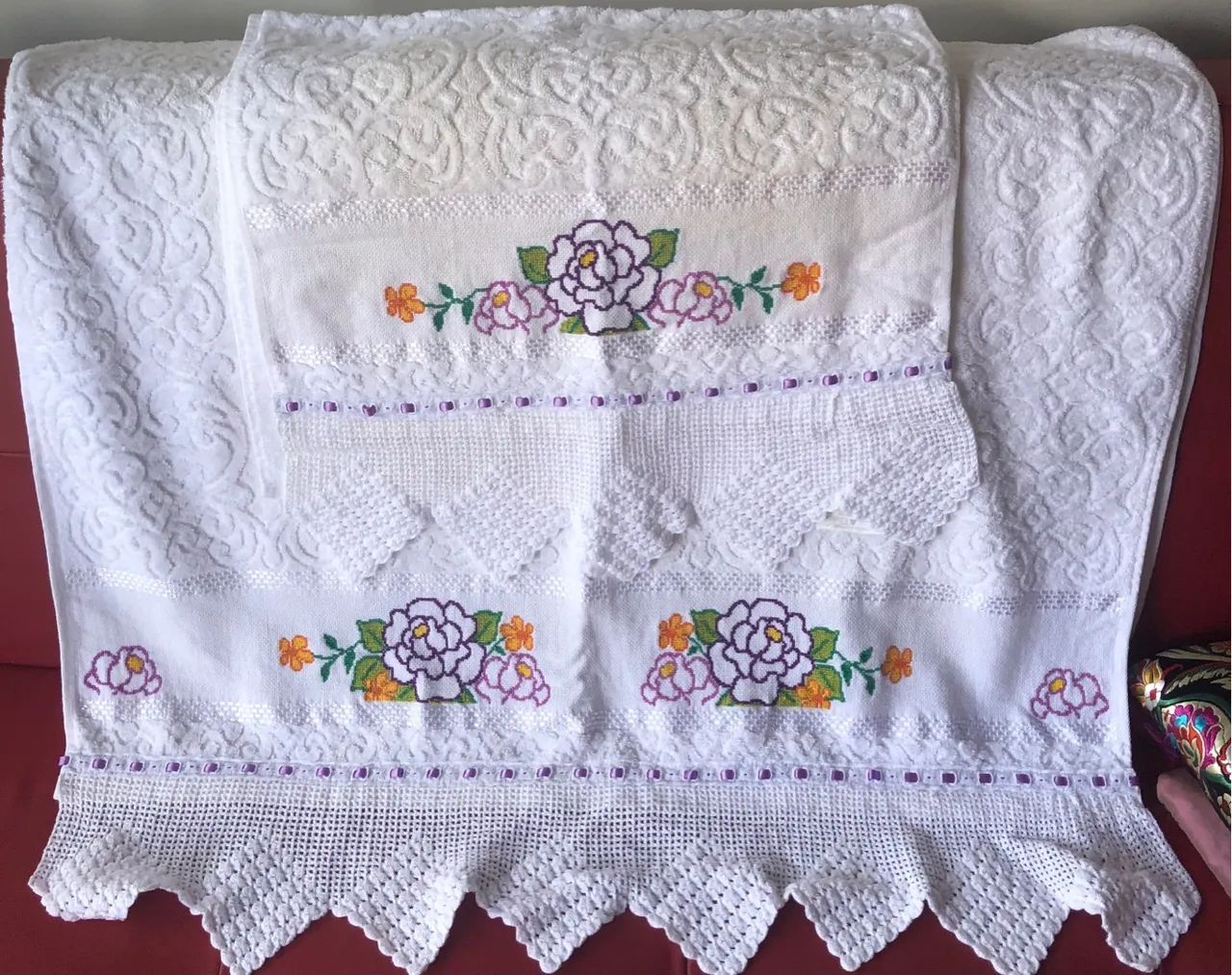 Conjunto de toalhas bordadas